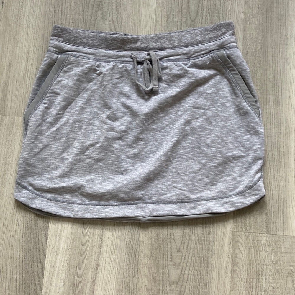 Athleta athleisure grey mini skirt size medium